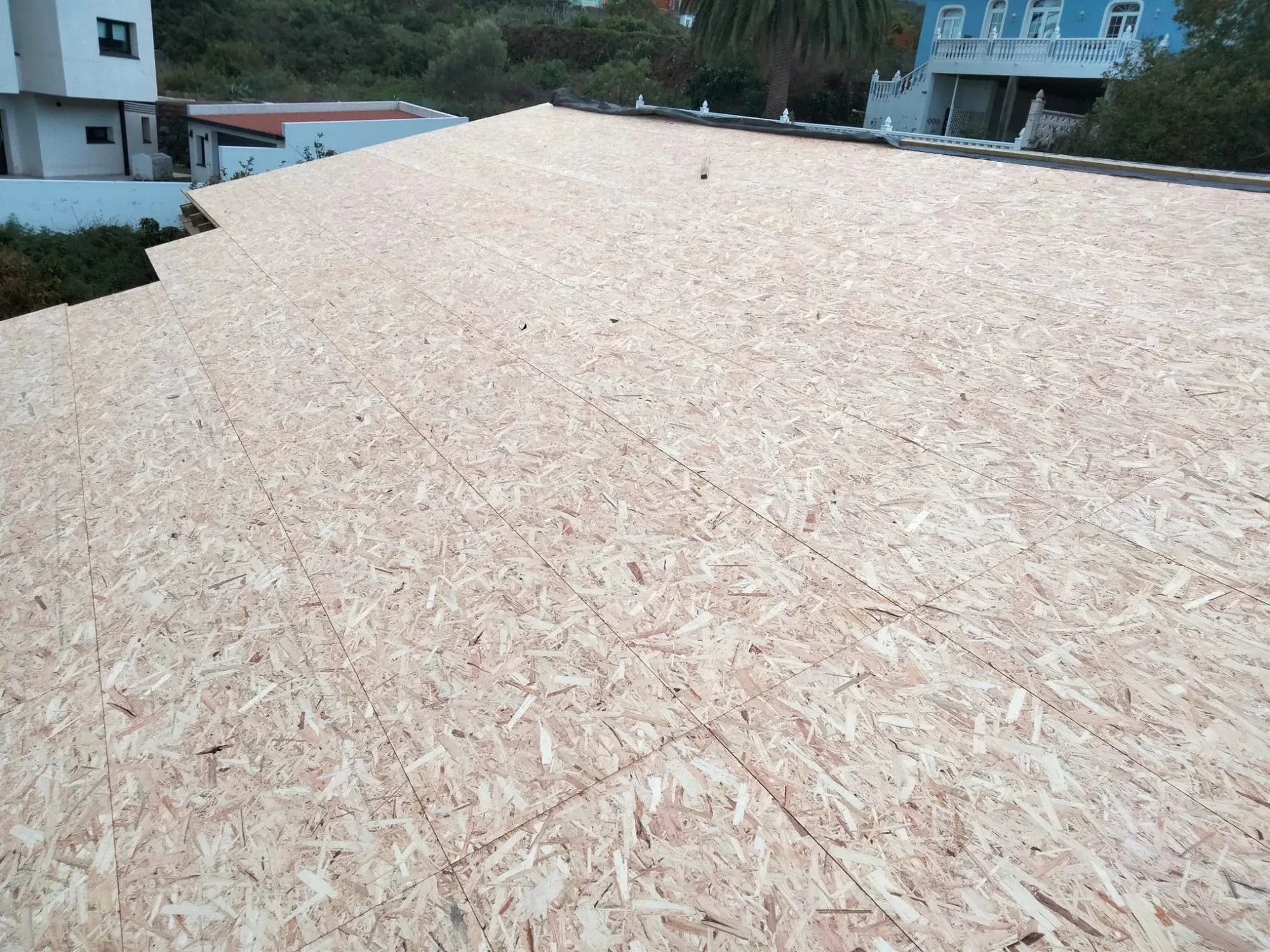 Assembly on site — Satus Baltic — OSB roof boards