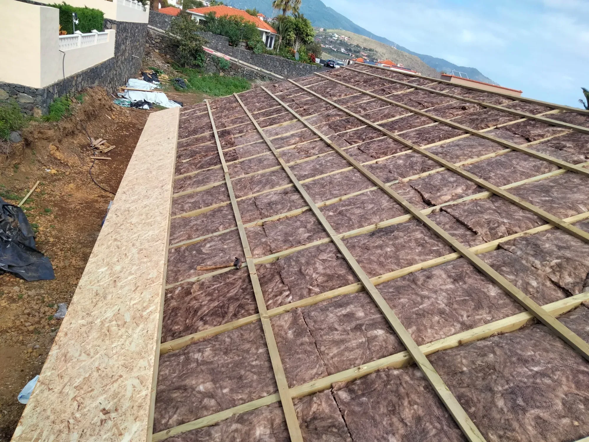 Assembly on site — Satus Baltic — Rockwool roof insulation