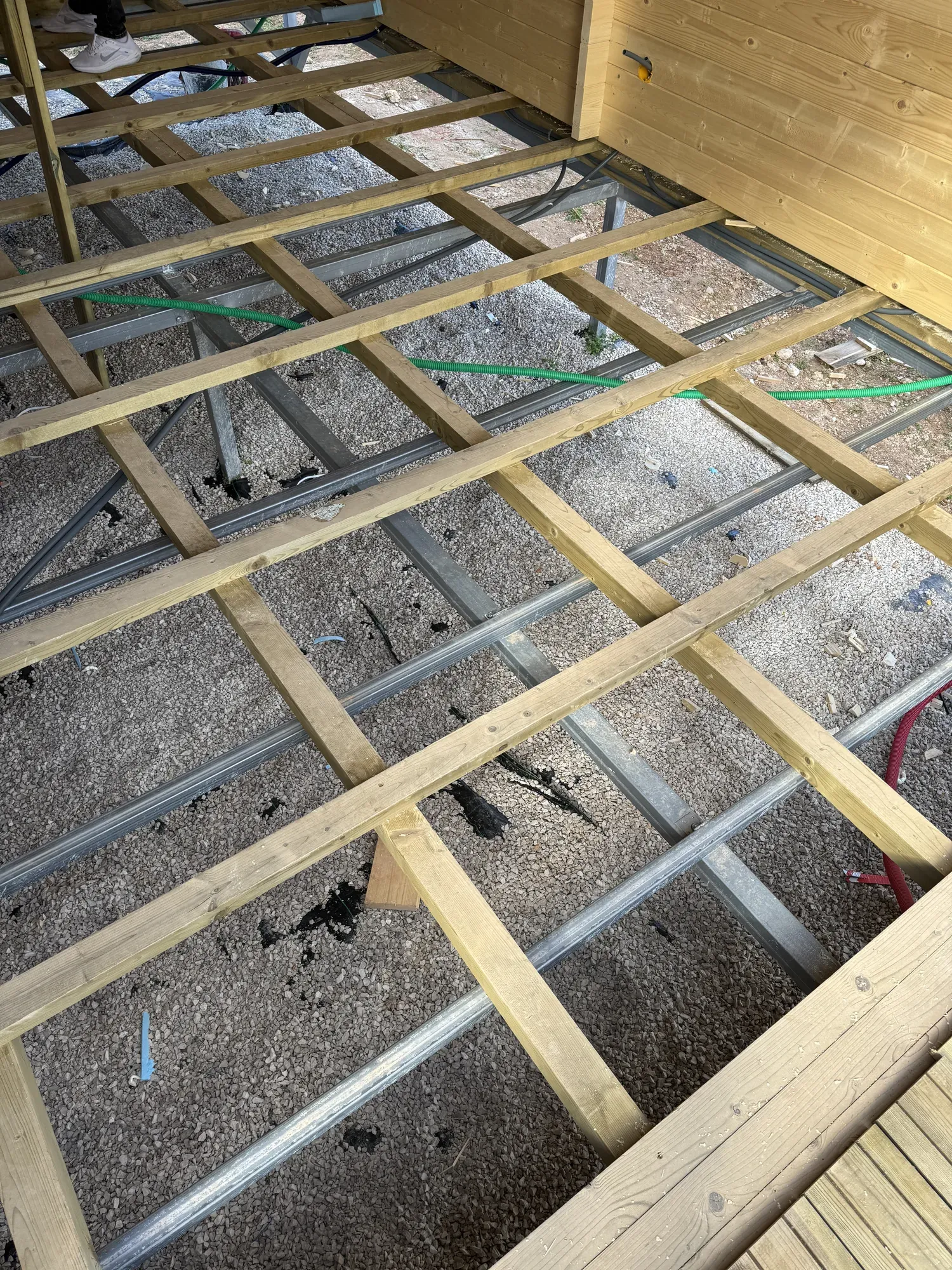 Assembly on site — Satus Baltic — 44 × 70 + 70 × 70 mm foundation joists